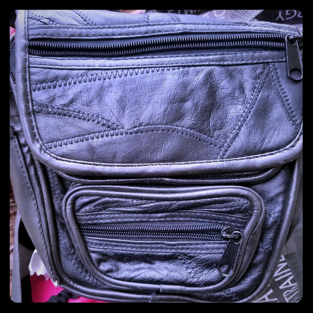 Wilsons Leather fanny pack tons of storage space